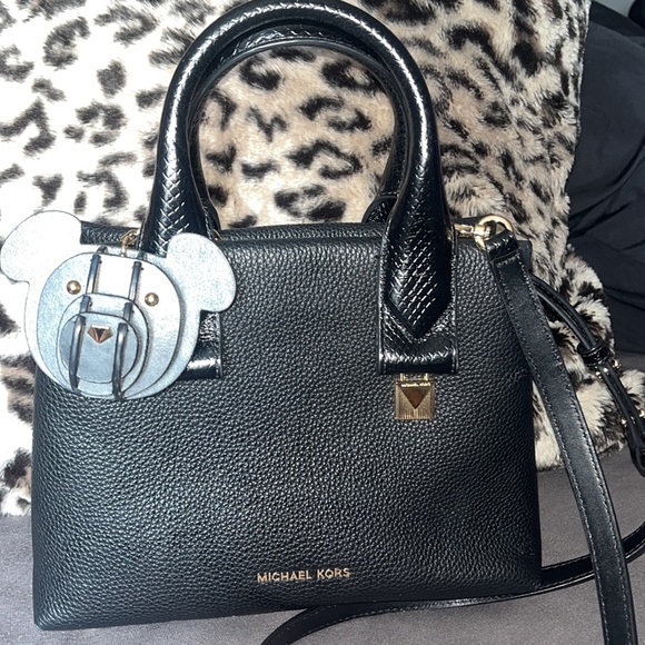 Michael Kors Leather crossbody purse reversible - Picture 2 of 6